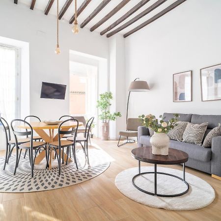 Sanders Lavender - Delightful Two-Bedroom Apartment Downtown Μάλαγα Εξωτερικό φωτογραφία