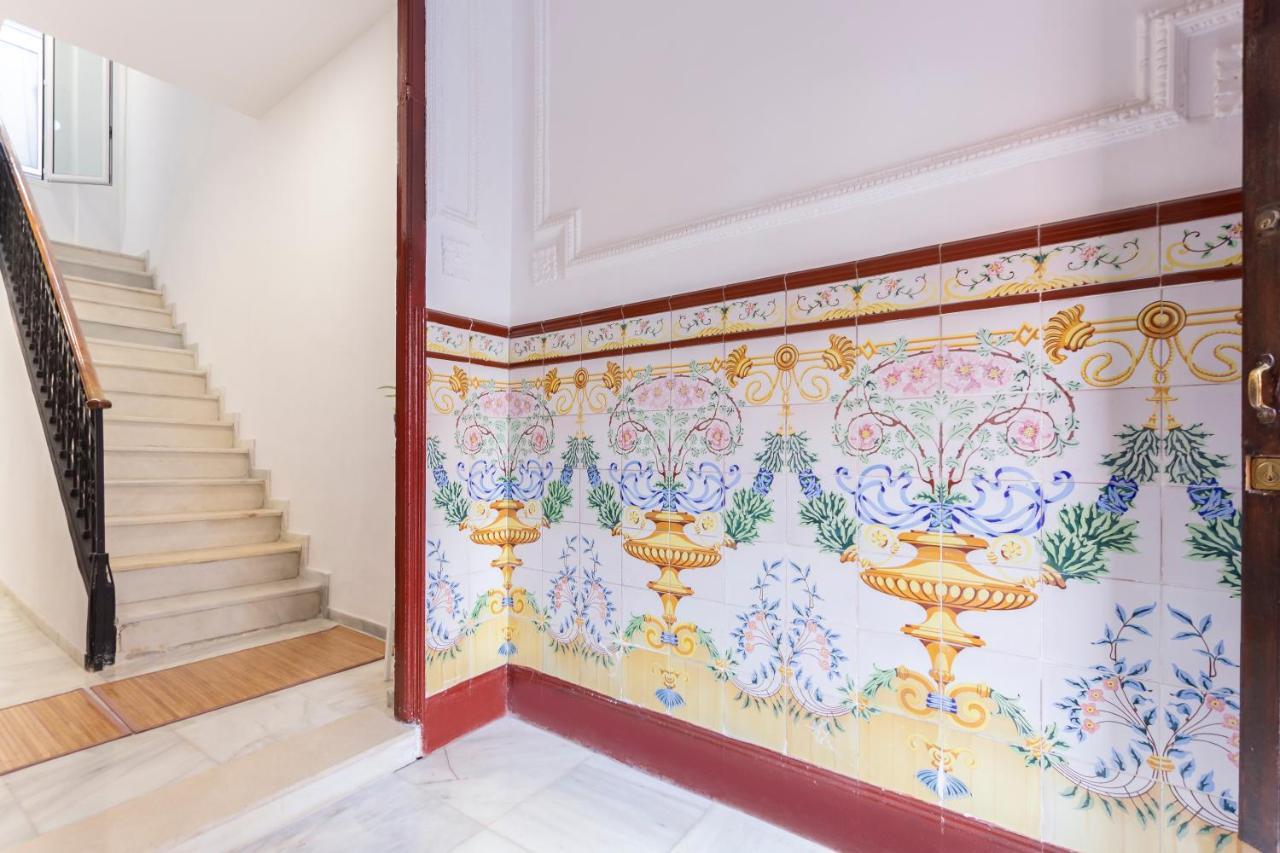Sanders Lavender - Delightful Two-Bedroom Apartment Downtown Μάλαγα Εξωτερικό φωτογραφία