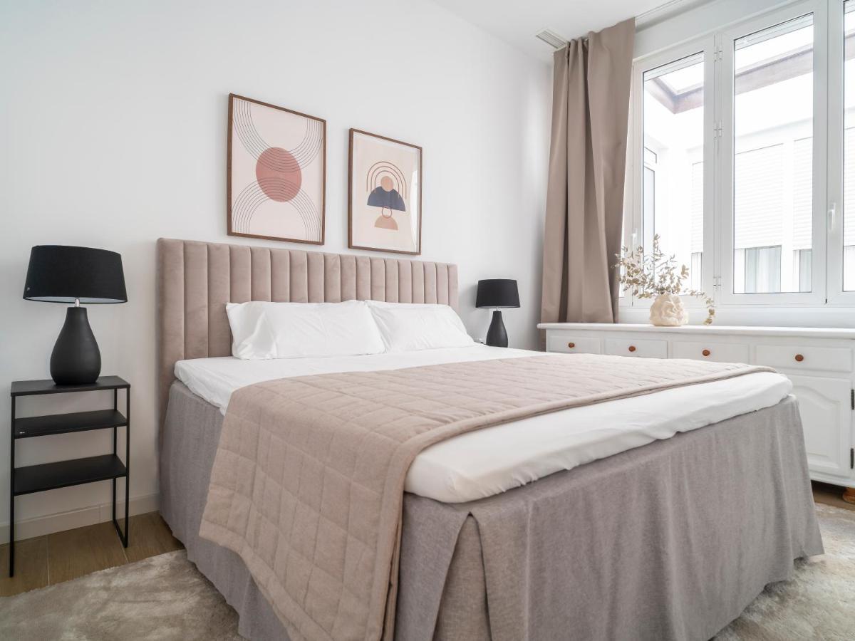 Sanders Lavender - Delightful Two-Bedroom Apartment Downtown Μάλαγα Εξωτερικό φωτογραφία
