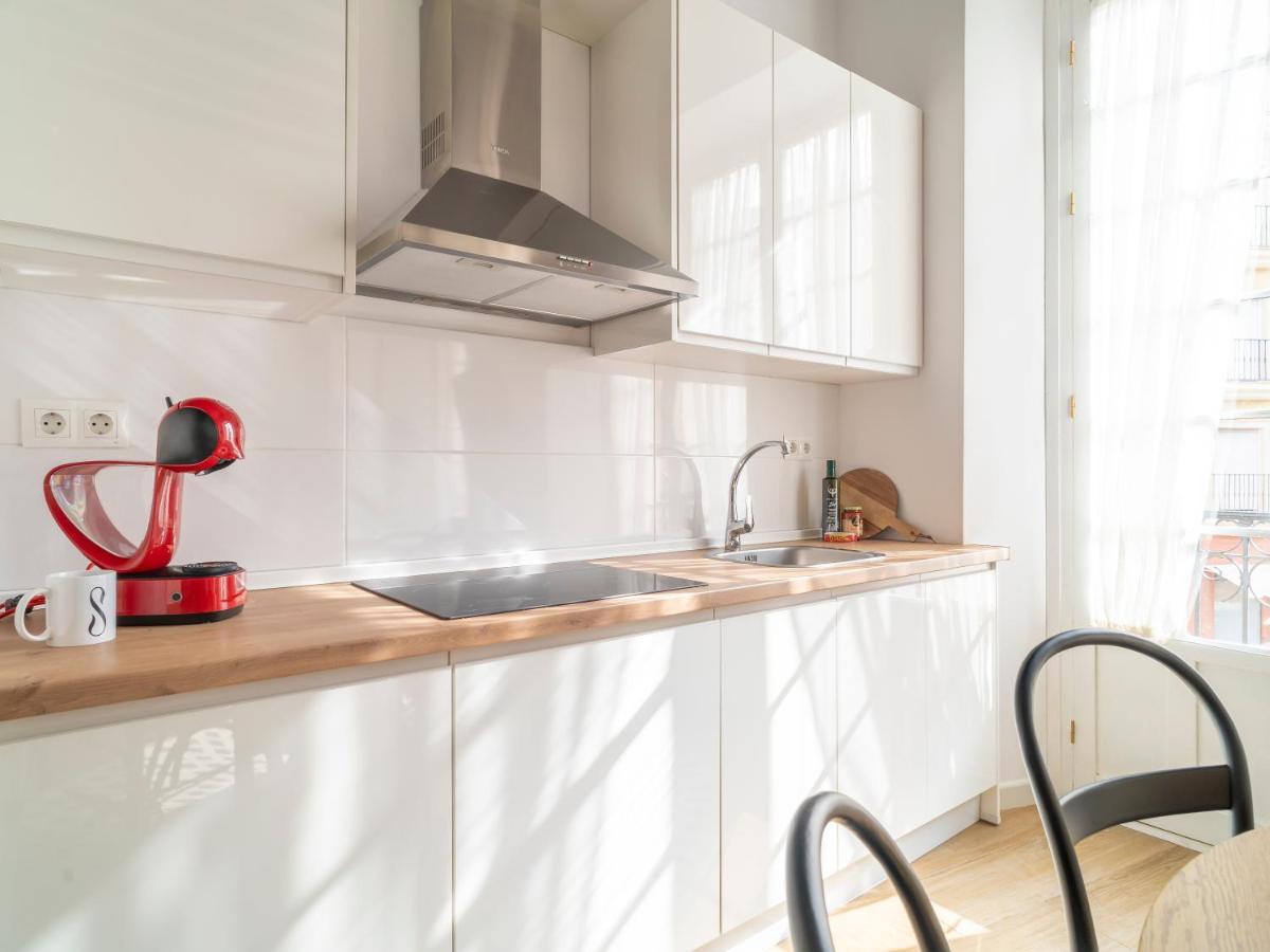 Sanders Lavender - Delightful Two-Bedroom Apartment Downtown Μάλαγα Εξωτερικό φωτογραφία