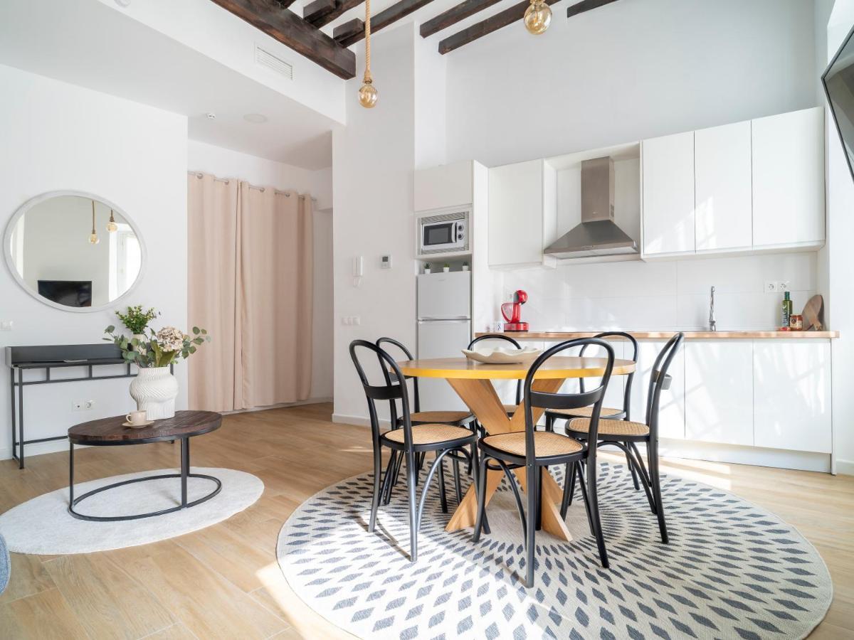 Sanders Lavender - Delightful Two-Bedroom Apartment Downtown Μάλαγα Εξωτερικό φωτογραφία